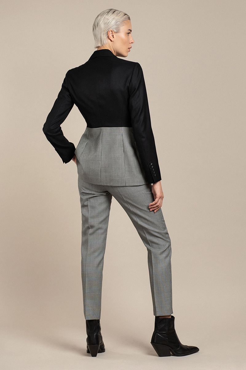 Классические брюки из фактурной ткани VASSA&Co, Черный, VASSA&Co V208655N-1793C99
Классические брюки из фактурной ткани VASSA&Co, Черный, VASSA&Co V208655N-1793C99