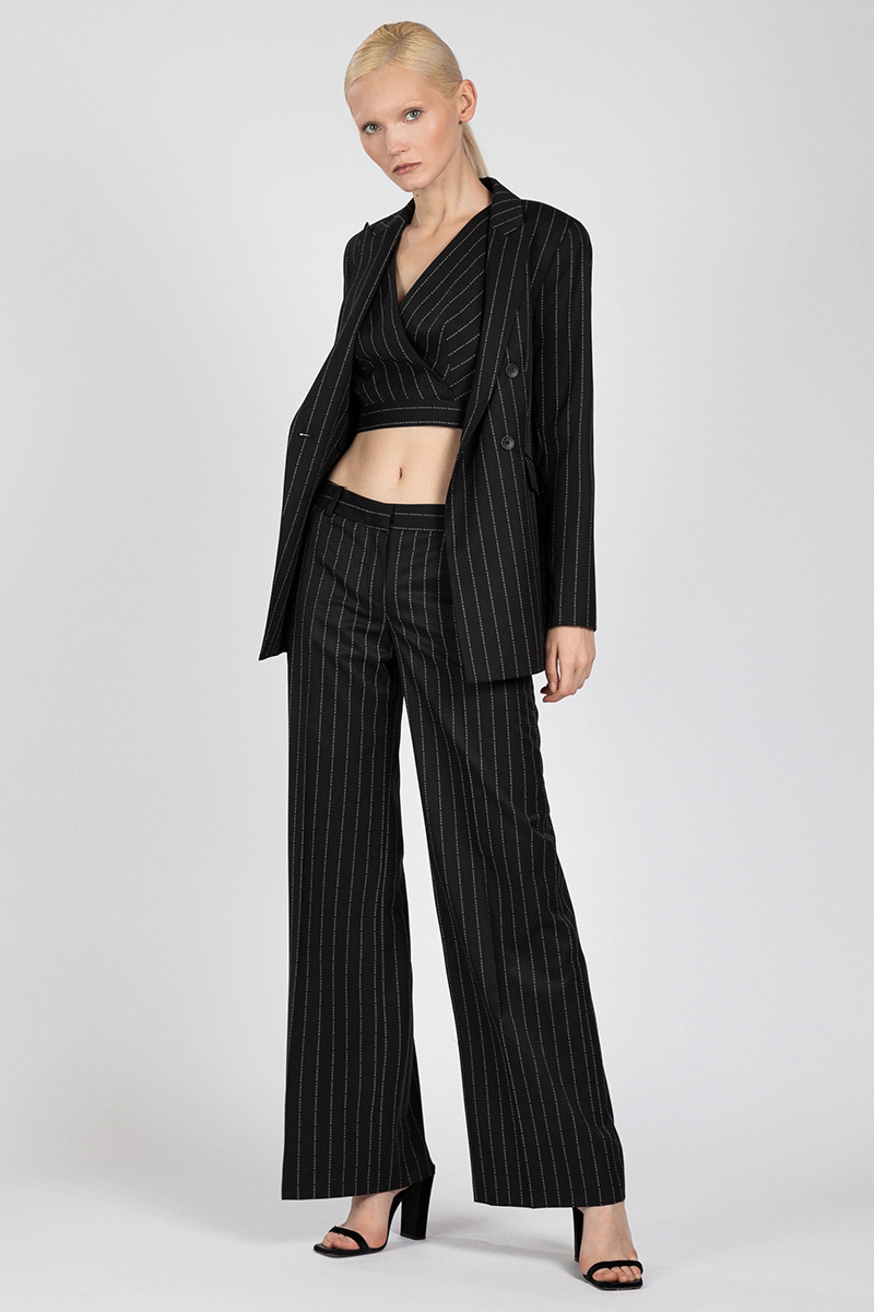 Укороченный топ-жилет с фирменным дизайном VASSA&Co VASSA&Co фото