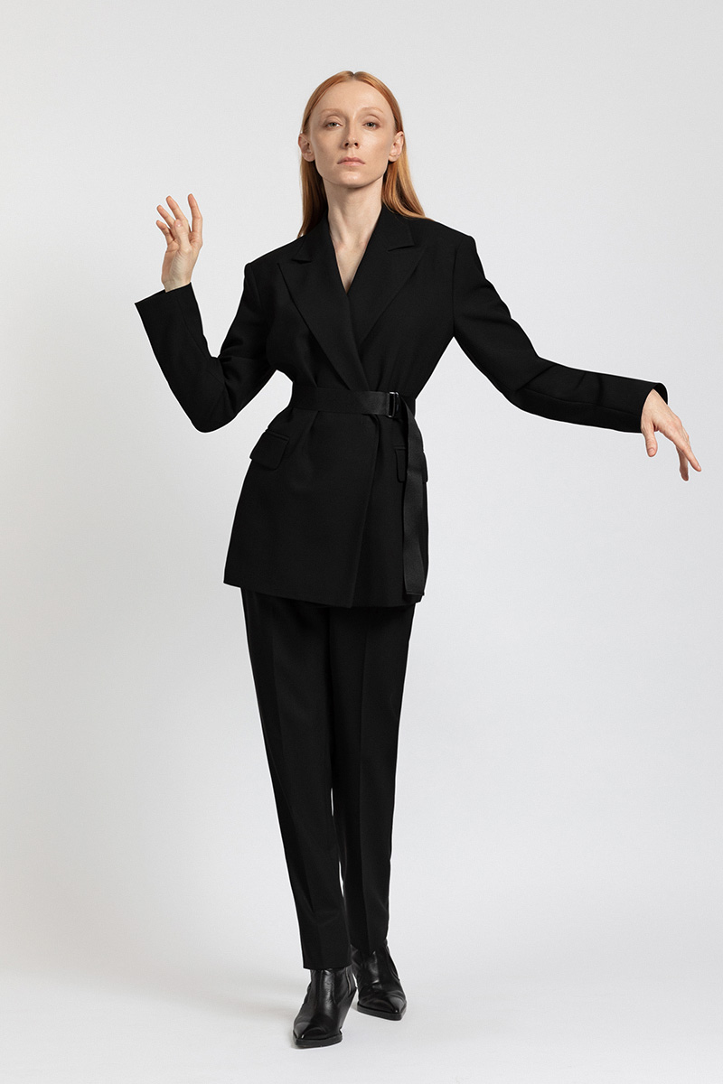 Жакет oversize с акцентом на линию плеча VASSA&Co фото