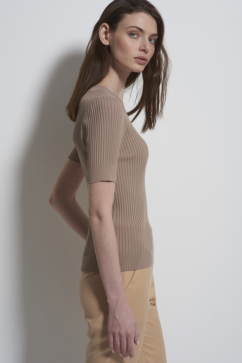 

Джемпер с коротким рукавом из фактурного трикотажа VASSA&Co, Бежевый, VASSA&Co PLKL2030C06