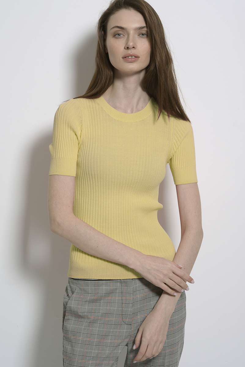 

Джемпер с коротким рукавом из фактурного трикотажа VASSA&Co, Желтый, VASSA&Co PLKL2030C20